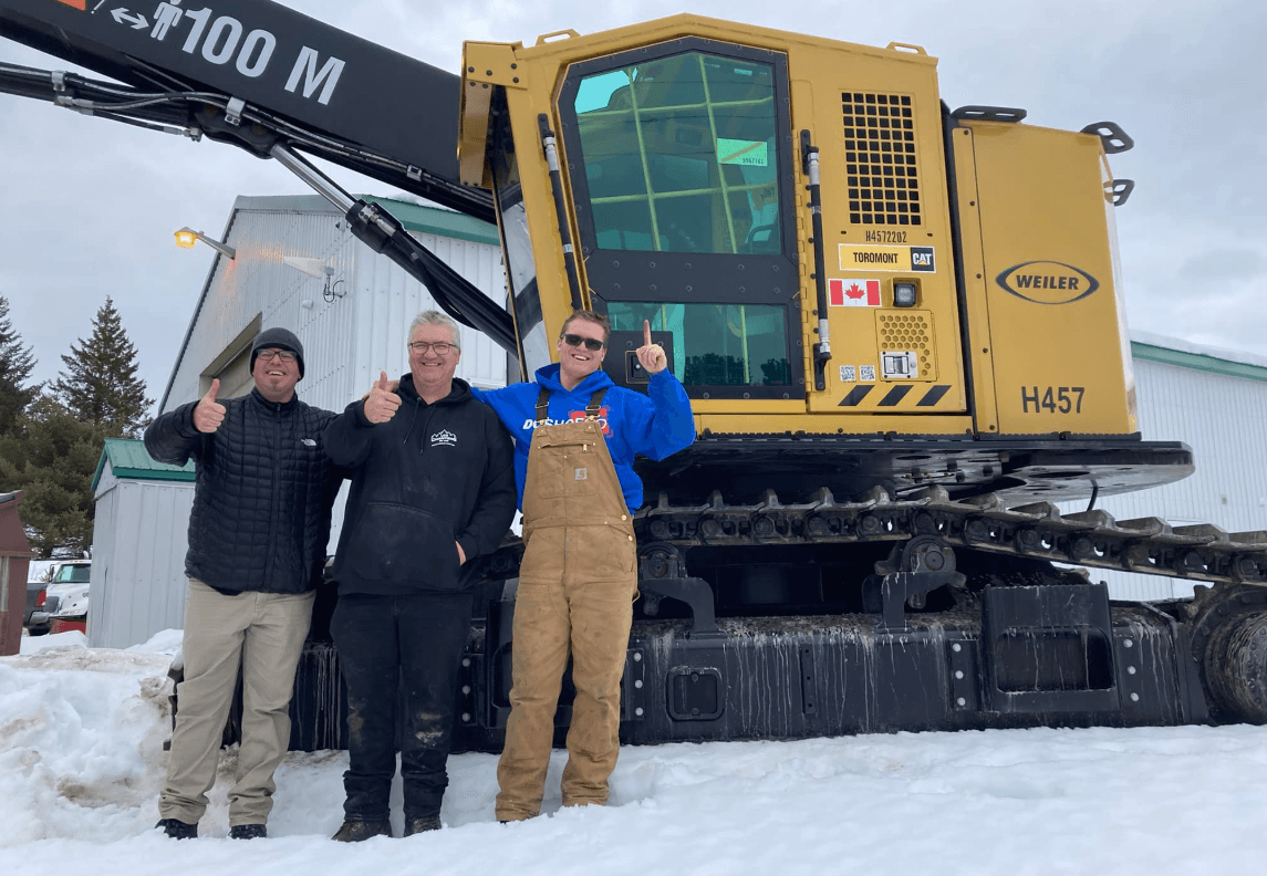Équipe des Chantiers du Lac avec équipement forestier